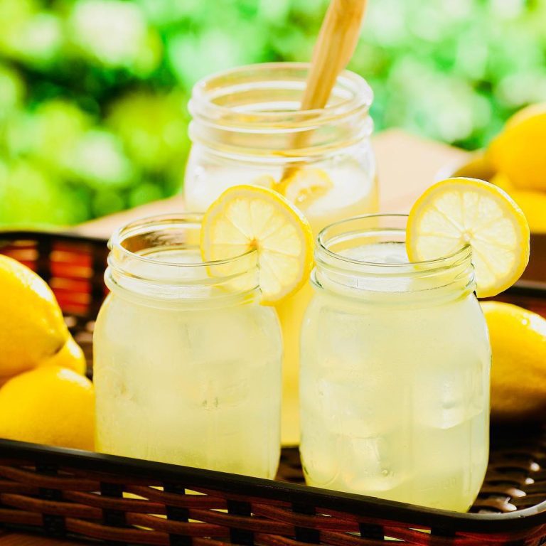 Old Fashioned Cloudy Lemonade – Traditional Lemonade Recipe